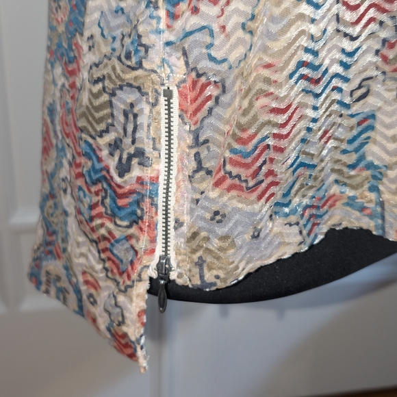 Textured Zigzag Pattern Top - Picture 5 of 5